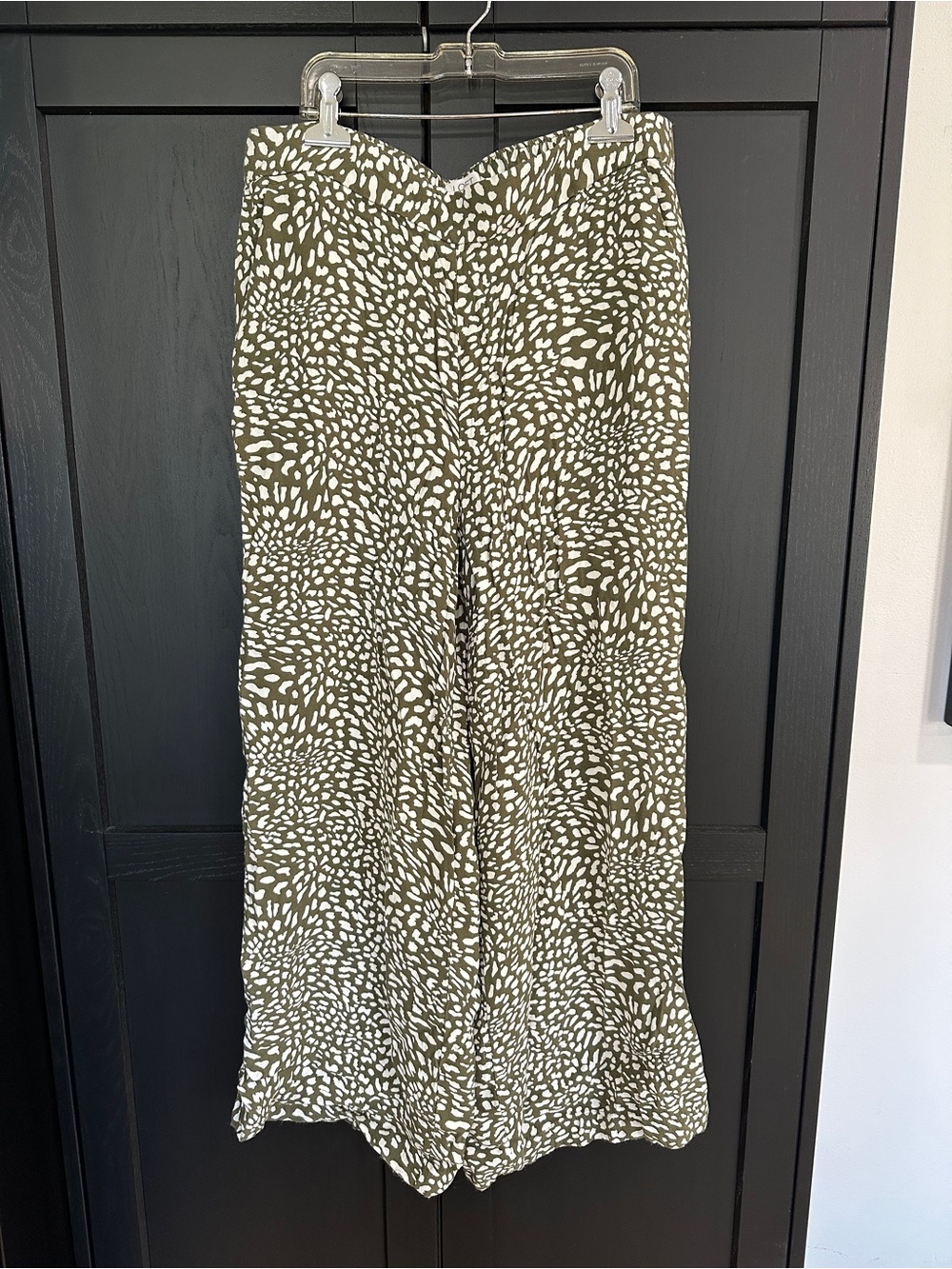 LOFT Olive Green and White Printed flowy pant